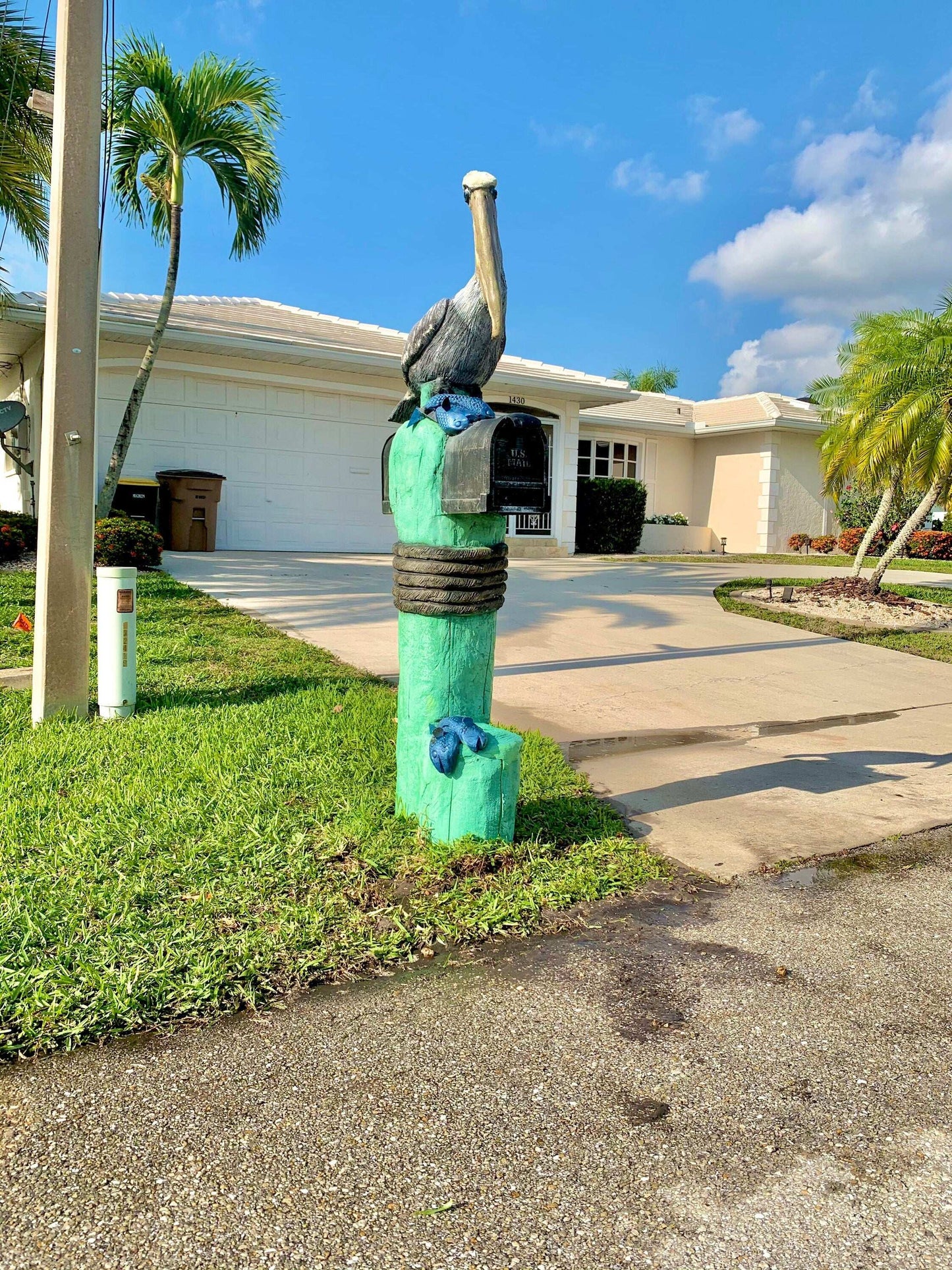 White Pelican Mailbox Sculpture – Nautical Mailbox